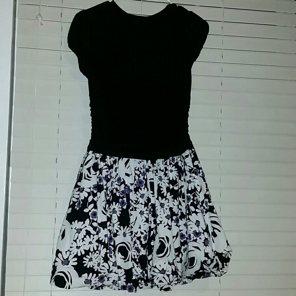 Dress - Picture 5 of 5